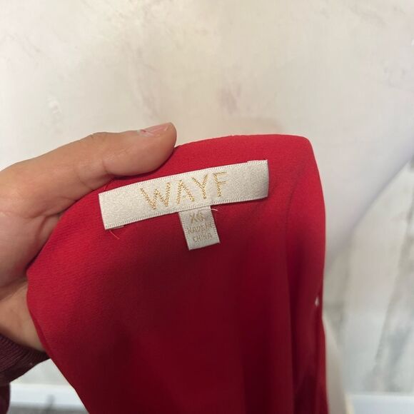 Red tank top - Picture 4 of 6